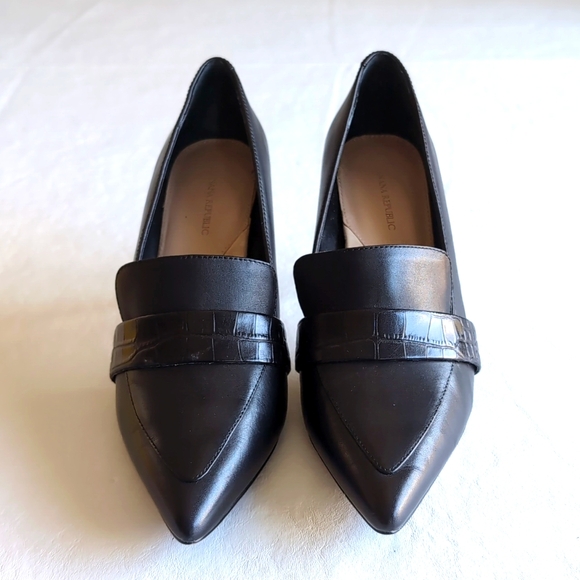 Banana Republic Black Madison 12 Hour Loafer Pumps 3.5 inch Heels Size 8.5 - Picture 2 of 10
